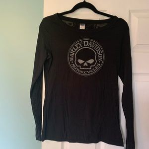 Harley-Davidson black skull tshirt. Super comfy.